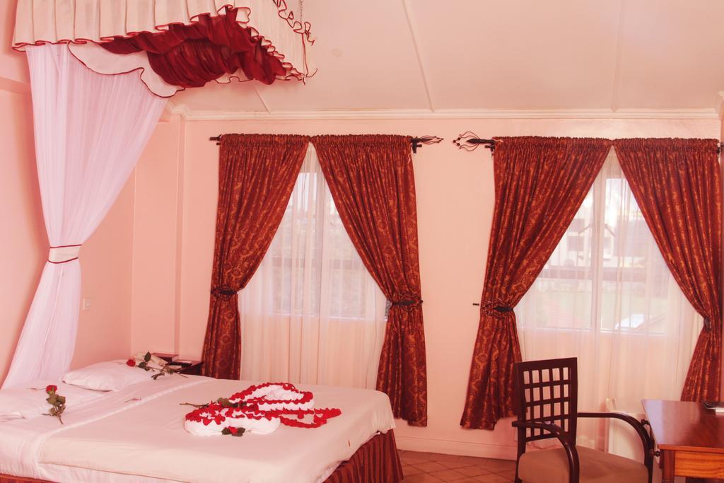 Jumuia Hotel Кисуму Экстерьер фото