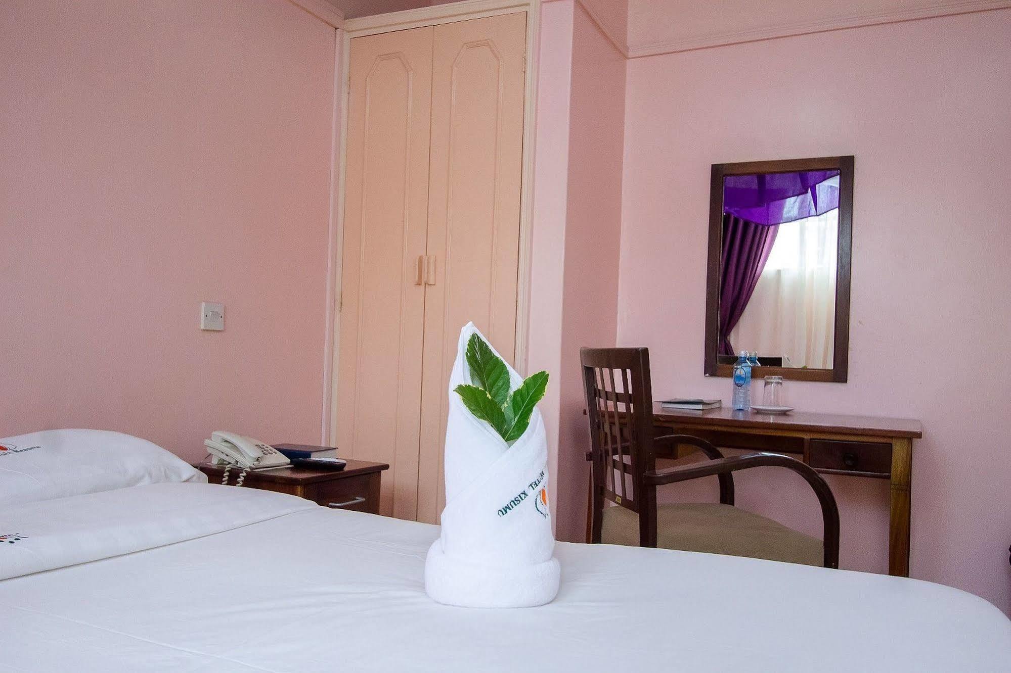 Jumuia Hotel Кисуму Экстерьер фото